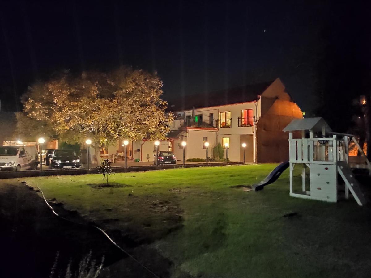 LuDo Apartman Hotel & Spa Makó Exterior foto